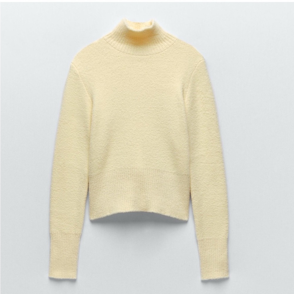 Zara Pale Yellow Turtleneck Knit Sweater Size Medium